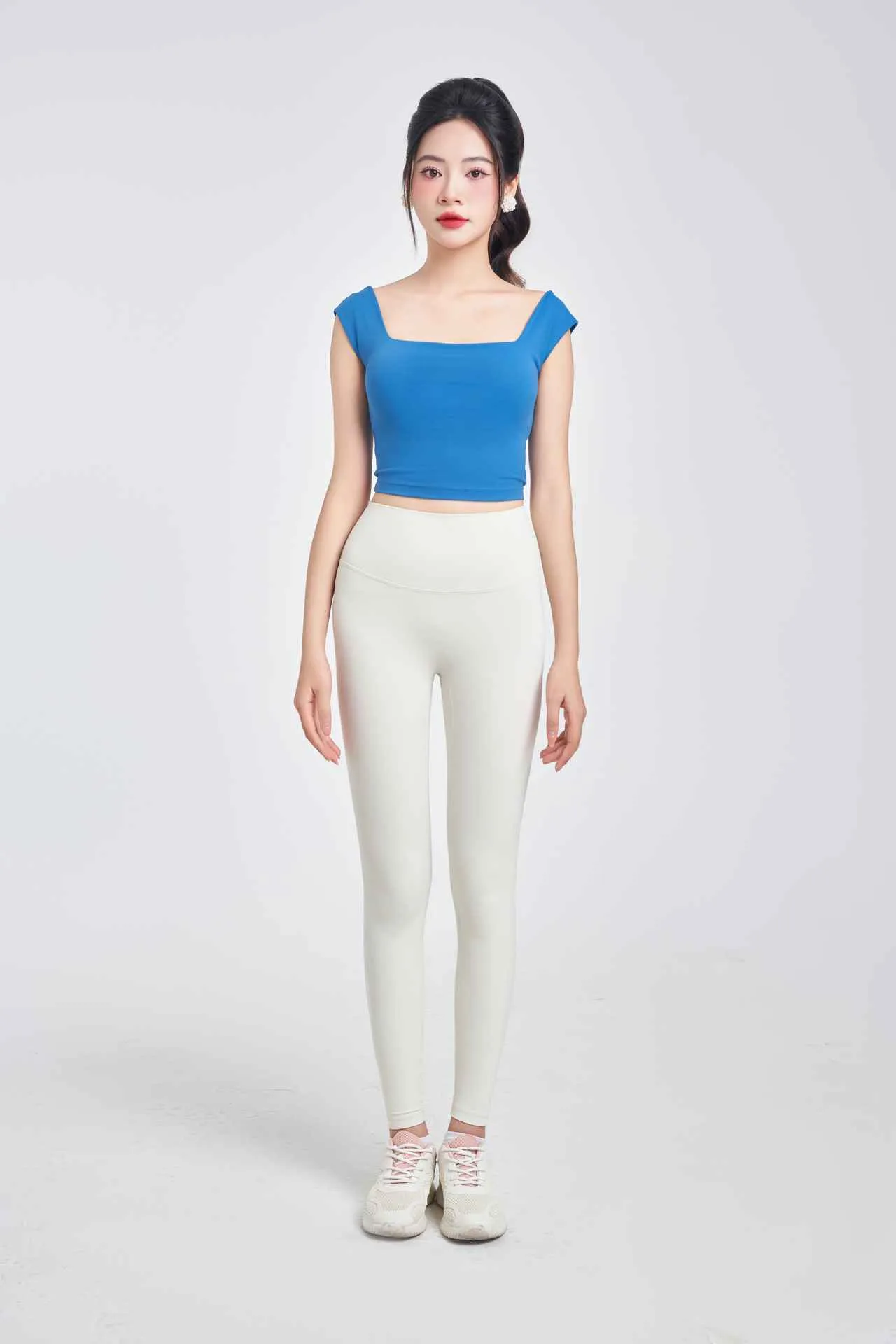 Áo cổ vuông không tay dáng croptop màu xanh dương đậm
