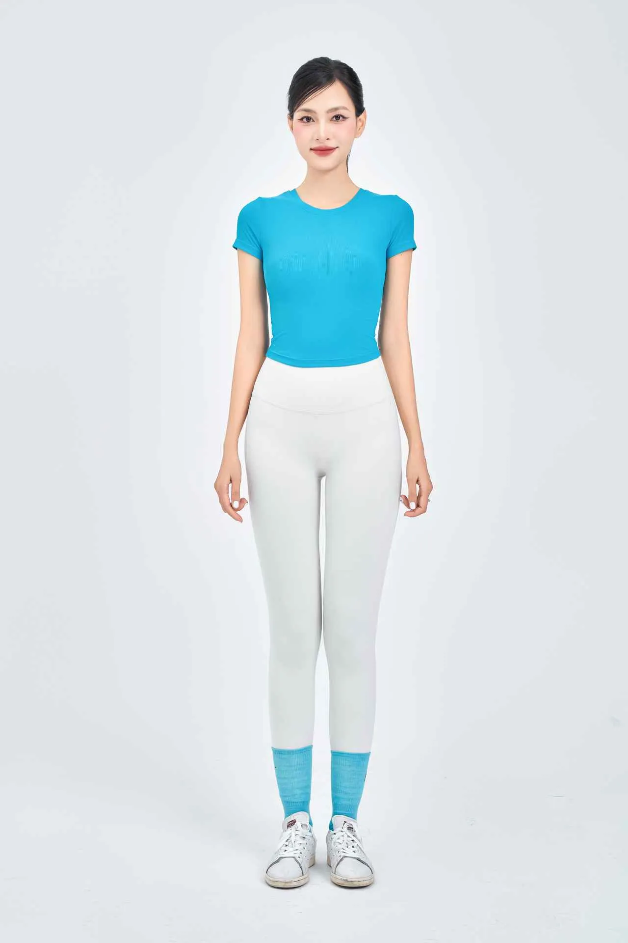 Áo tăm ngắn tay cổ tròn sát dáng croptop