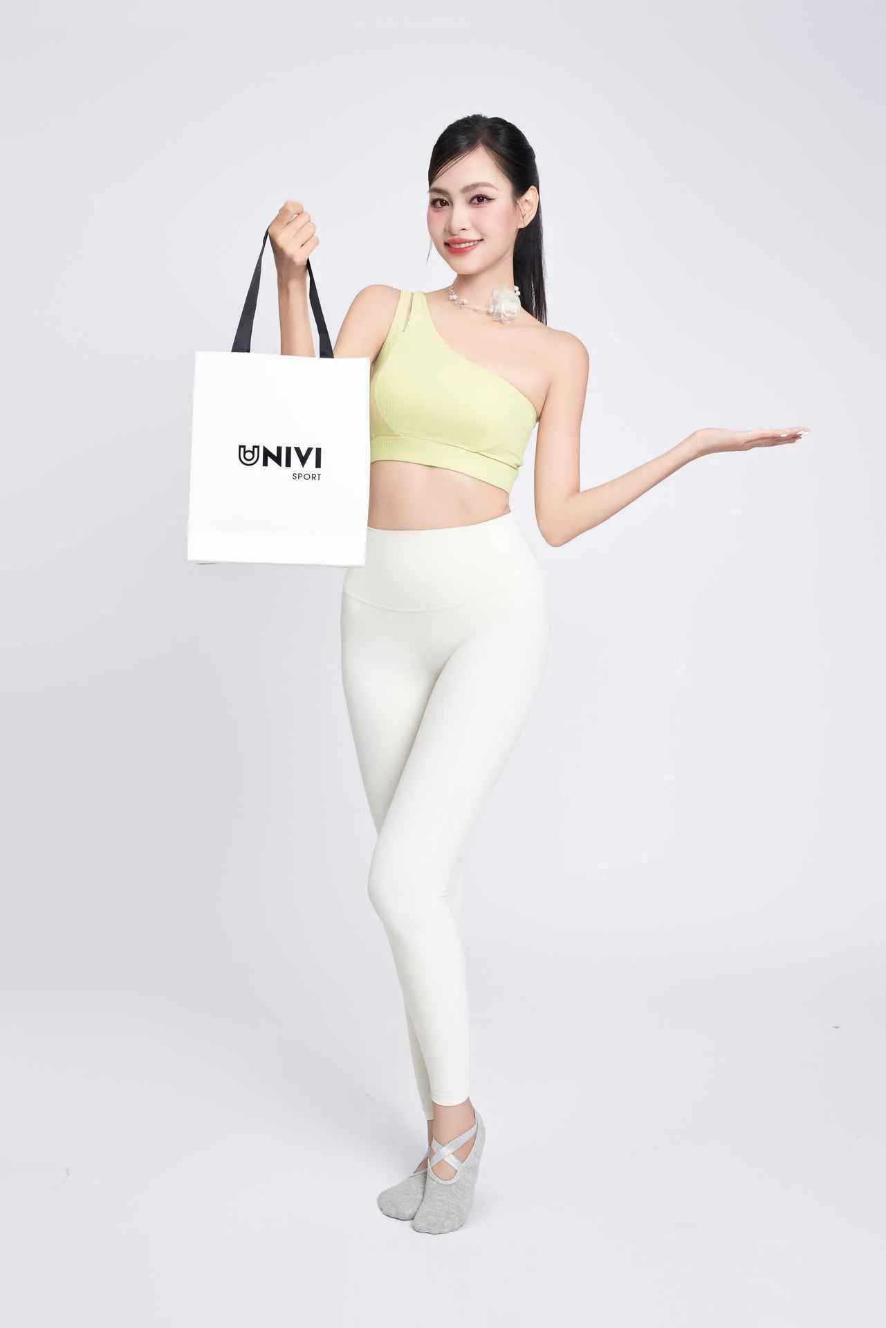 Áo dây lệch vai vải tăm màu xanh mạ non