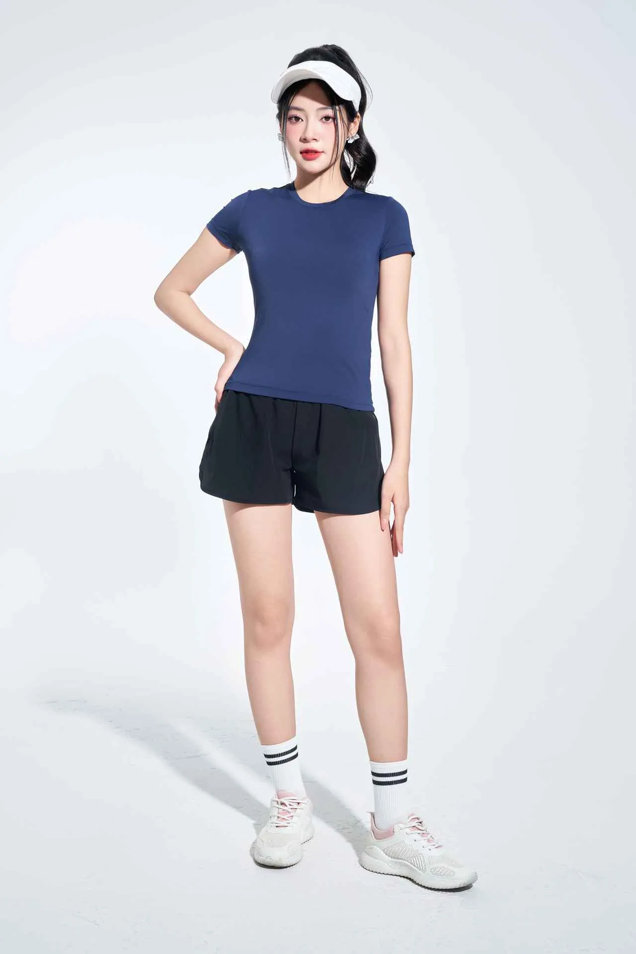 Quần sooc màu đen