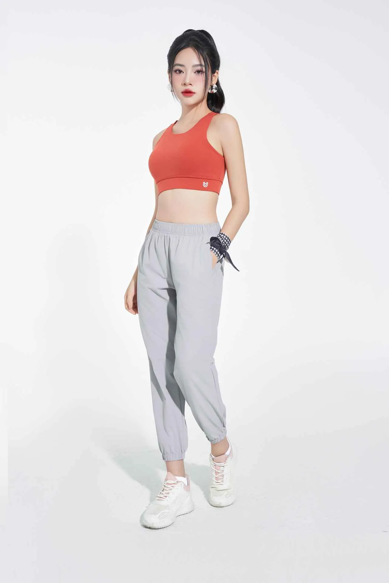 Quần jogger nữ màu ghi